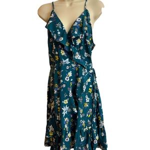 NWT mock wrap ruffle detail sleeveless, flowy, floral print sleeveless dress S